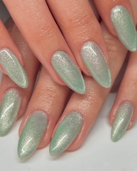 Mint cateye nails